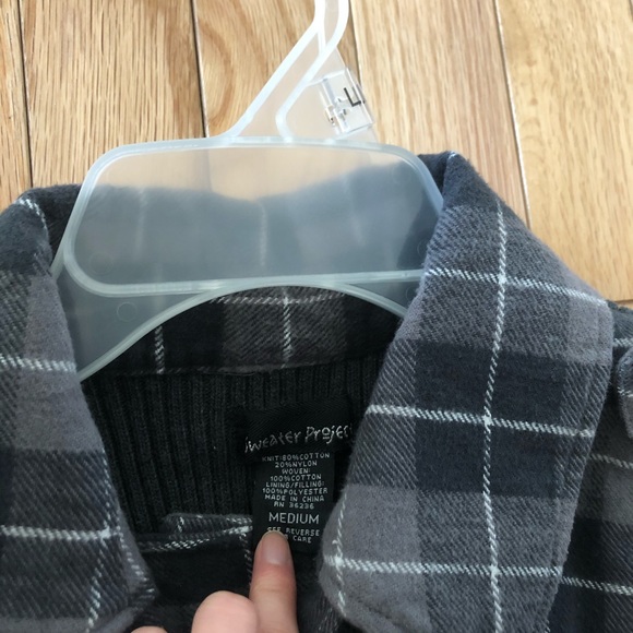 Sweater vest - Picture 2 of 3